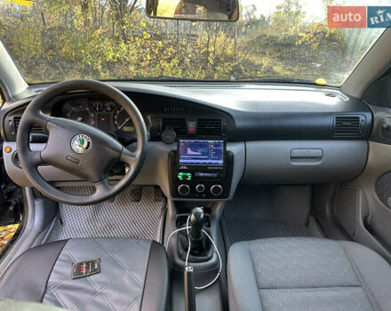 Черный Шкода Октавия, объемом двигателя 1.6 л и пробегом 350 тыс. км за 4200 $, фото 8 на Automoto.ua