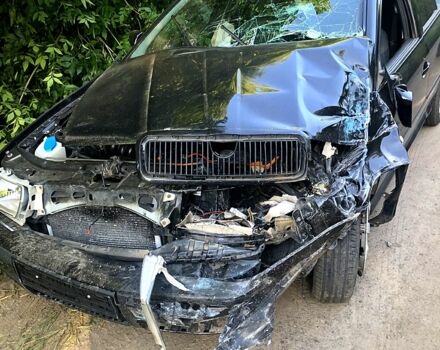 Черный Шкода Октавия, объемом двигателя 1.6 л и пробегом 240 тыс. км за 1000 $, фото 3 на Automoto.ua