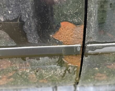 Черный Шкода Октавия, объемом двигателя 1.8 л и пробегом 400 тыс. км за 2600 $, фото 3 на Automoto.ua