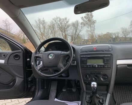 Черный Шкода Октавия, объемом двигателя 1.6 л и пробегом 180 тыс. км за 5750 $, фото 17 на Automoto.ua