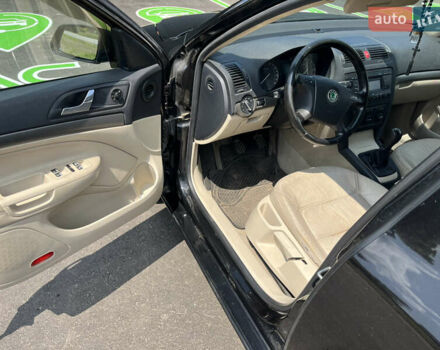 Шкода Октавия 2005 в Чернигове на Automoto.ua Черный Шкода Октавия, объемом двигателя 1.98 л и пробегом 262 тыс. км за 5800 $, фото 12 на Automoto.ua