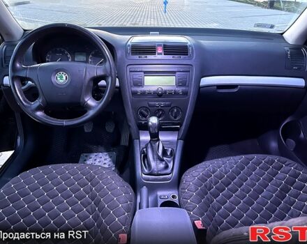 Черный Шкода Октавия, объемом двигателя 2 л и пробегом 350 тыс. км за 4600 $, фото 8 на Automoto.ua