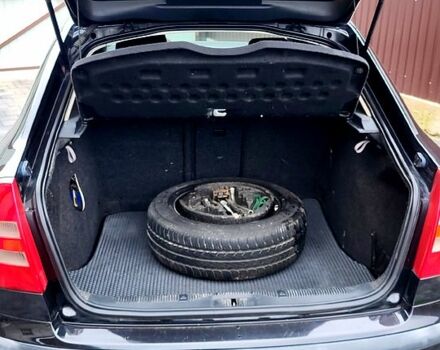 Черный Шкода Октавия, объемом двигателя 1.6 л и пробегом 285 тыс. км за 6700 $, фото 2 на Automoto.ua