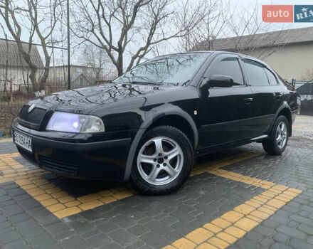 Черный Шкода Октавия, объемом двигателя 1.6 л и пробегом 272 тыс. км за 3650 $, фото 2 на Automoto.ua