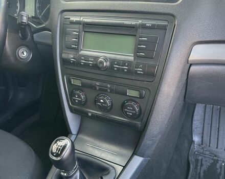 Черный Шкода Октавия, объемом двигателя 1.9 л и пробегом 300 тыс. км за 5650 $, фото 7 на Automoto.ua