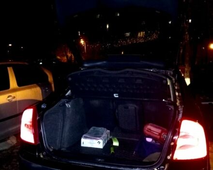 Черный Шкода Октавия, объемом двигателя 1.6 л и пробегом 215 тыс. км за 5500 $, фото 6 на Automoto.ua