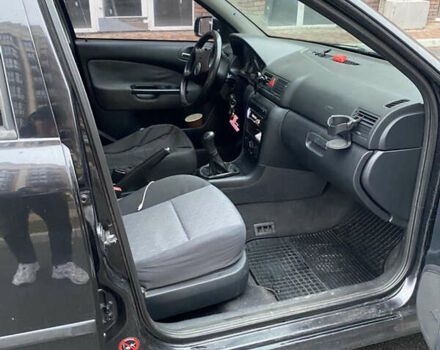 Черный Шкода Октавия, объемом двигателя 1.6 л и пробегом 359 тыс. км за 5100 $, фото 9 на Automoto.ua