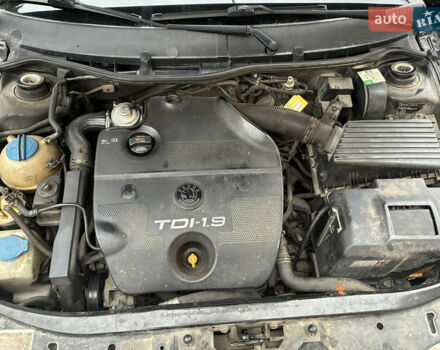 Черный Шкода Октавия, объемом двигателя 1.9 л и пробегом 298 тыс. км за 4950 $, фото 5 на Automoto.ua