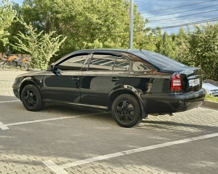 Черный Шкода Октавия, объемом двигателя 1.6 л и пробегом 300 тыс. км за 4700 $, фото 3 на Automoto.ua