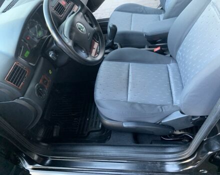 Черный Шкода Октавия, объемом двигателя 1.6 л и пробегом 358 тыс. км за 4300 $, фото 10 на Automoto.ua