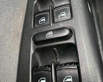 Черный Шкода Октавия, объемом двигателя 1.6 л и пробегом 359 тыс. км за 5100 $, фото 13 на Automoto.ua