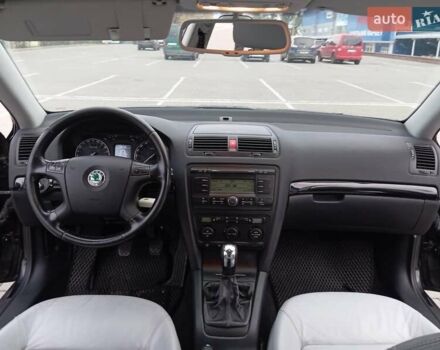 Шкода Октавия 2005 в Ромнах на Automoto.ua Черный Шкода Октавия, объемом двигателя 1.98 л и пробегом 177 тыс. км за 6250 $, фото 33 на Automoto.ua