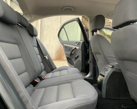 Черный Шкода Октавия, объемом двигателя 1.6 л и пробегом 180 тыс. км за 5750 $, фото 16 на Automoto.ua