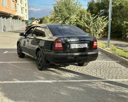 Черный Шкода Октавия, объемом двигателя 1.6 л и пробегом 300 тыс. км за 4700 $, фото 2 на Automoto.ua