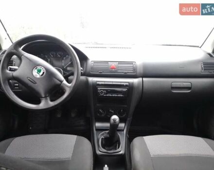 Черный Шкода Октавия, объемом двигателя 1.6 л и пробегом 180 тыс. км за 5200 $, фото 8 на Automoto.ua