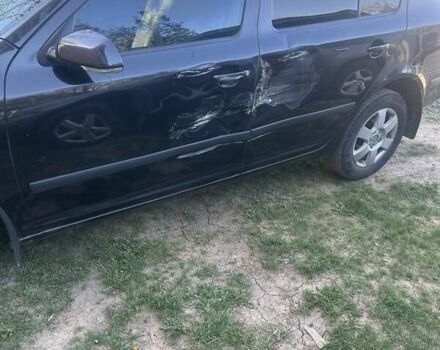 Черный Шкода Октавия, объемом двигателя 1.6 л и пробегом 253 тыс. км за 5800 $, фото 2 на Automoto.ua