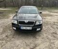 Черный Шкода Октавия, объемом двигателя 1.6 л и пробегом 253 тыс. км за 5800 $, фото 2 на Automoto.ua