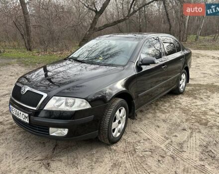 Черный Шкода Октавия, объемом двигателя 1.6 л и пробегом 253 тыс. км за 5800 $, фото 10 на Automoto.ua