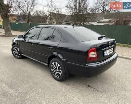 Черный Шкода Октавия, объемом двигателя 1.6 л и пробегом 292 тыс. км за 5250 $, фото 5 на Automoto.ua