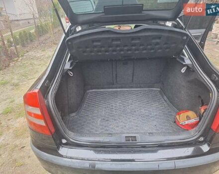 Черный Шкода Октавия, объемом двигателя 1.98 л и пробегом 260 тыс. км за 3600 $, фото 12 на Automoto.ua