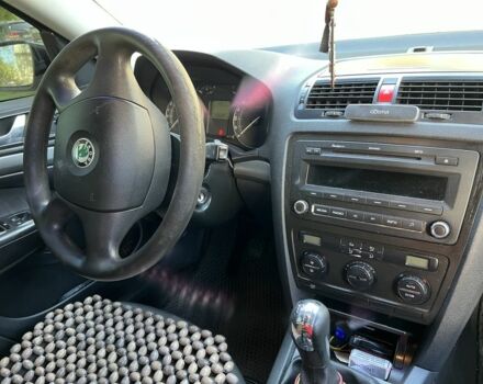 Чорний Шкода Октавія, об'ємом двигуна 2 л та пробігом 270 тис. км за 3800 $, фото 8 на Automoto.ua