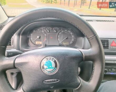 Черный Шкода Октавия, объемом двигателя 1.6 л и пробегом 300 тыс. км за 4600 $, фото 17 на Automoto.ua