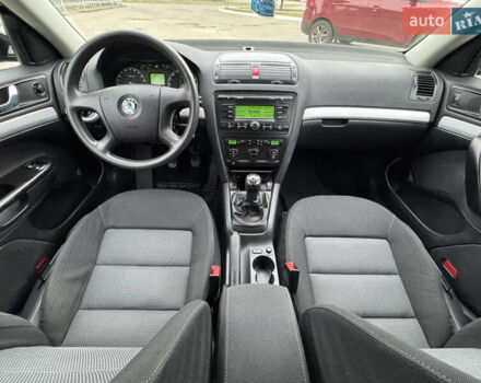 Шкода Октавія 2006 у Лубнах на Automoto.ua Чорний Шкода Октавія, об'ємом двигуна 1.6 л та пробігом 137 тис. км за 6550 $, фото 31 на Automoto.ua