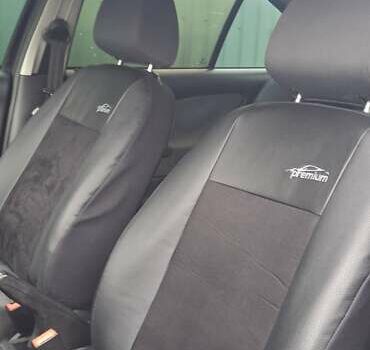 Черный Шкода Октавия, объемом двигателя 1.6 л и пробегом 292 тыс. км за 4500 $, фото 5 на Automoto.ua