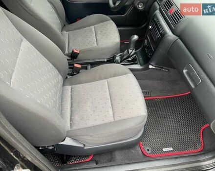 Черный Шкода Октавия, объемом двигателя 1.6 л и пробегом 292 тыс. км за 5250 $, фото 13 на Automoto.ua