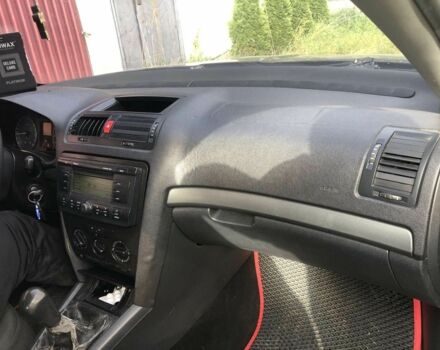 Шкода Октавия 2006 в Хусте на Automoto.ua Черный Шкода Октавия, объемом двигателя 1.4 л и пробегом 299 тыс. км за 3999 $, фото 4 на Automoto.ua