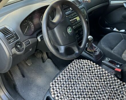 Чорний Шкода Октавія, об'ємом двигуна 2 л та пробігом 270 тис. км за 3800 $, фото 11 на Automoto.ua