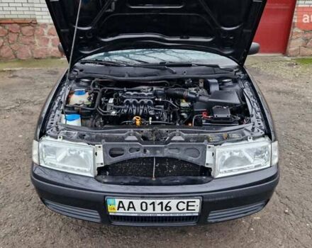 Черный Шкода Октавия, объемом двигателя 1.6 л и пробегом 268 тыс. км за 6500 $, фото 3 на Automoto.ua