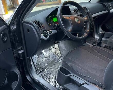 Черный Шкода Октавия, объемом двигателя 1.6 л и пробегом 189 тыс. км за 4300 $, фото 12 на Automoto.ua