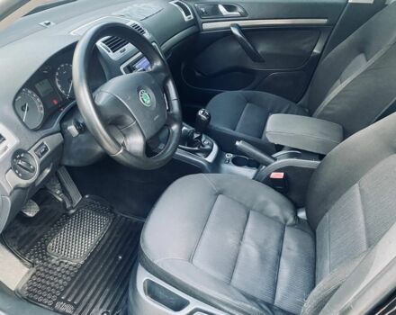 Чорний Шкода Октавія, об'ємом двигуна 2 л та пробігом 220 тис. км за 5300 $, фото 7 на Automoto.ua