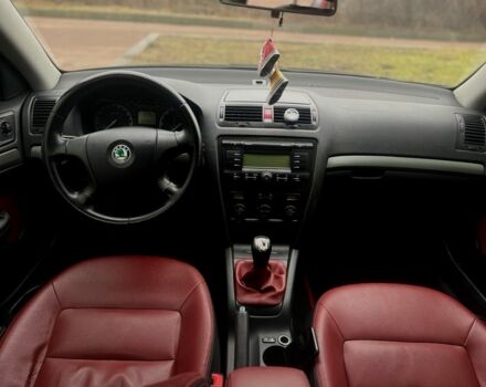 Черный Шкода Октавия, объемом двигателя 2 л и пробегом 240 тыс. км за 5300 $, фото 7 на Automoto.ua