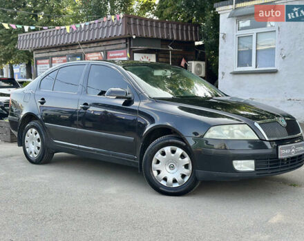 Черный Шкода Октавия, объемом двигателя 1.6 л и пробегом 368 тыс. км за 5100 $, фото 2 на Automoto.ua