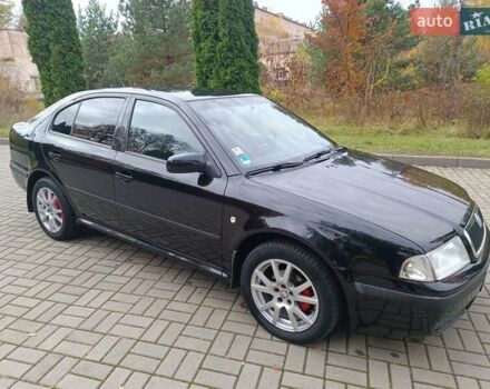 Черный Шкода Октавия, объемом двигателя 1.6 л и пробегом 300 тыс. км за 4600 $, фото 3 на Automoto.ua