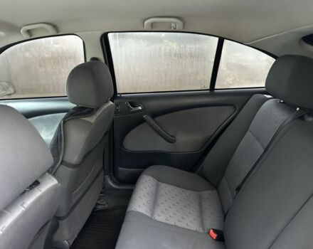 Черный Шкода Октавия, объемом двигателя 1.6 л и пробегом 210 тыс. км за 5200 $, фото 4 на Automoto.ua