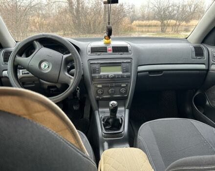 Черный Шкода Октавия, объемом двигателя 1.6 л и пробегом 253 тыс. км за 5800 $, фото 17 на Automoto.ua