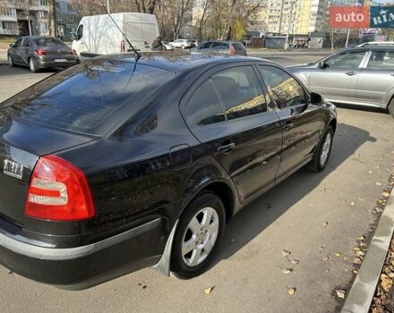 Черный Шкода Октавия, объемом двигателя 1.6 л и пробегом 253 тыс. км за 5800 $, фото 1 на Automoto.ua