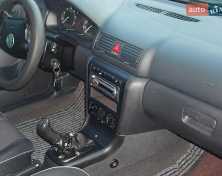 Черный Шкода Октавия, объемом двигателя 1.6 л и пробегом 176 тыс. км за 6800 $, фото 3 на Automoto.ua