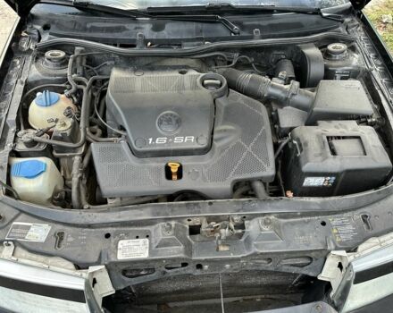 Черный Шкода Октавия, объемом двигателя 1.6 л и пробегом 210 тыс. км за 5200 $, фото 2 на Automoto.ua