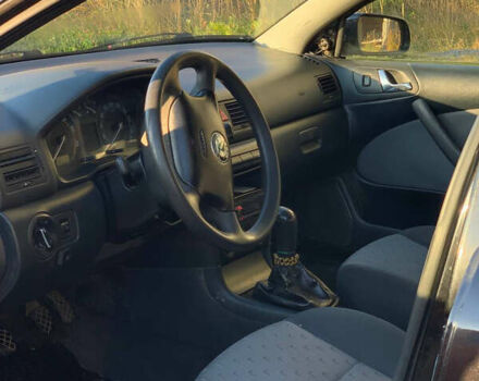 Черный Шкода Октавия, объемом двигателя 1.6 л и пробегом 260 тыс. км за 3700 $, фото 7 на Automoto.ua