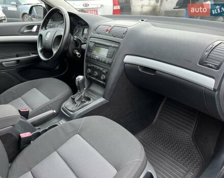 Черный Шкода Октавия, объемом двигателя 1.6 л и пробегом 220 тыс. км за 7500 $, фото 28 на Automoto.ua