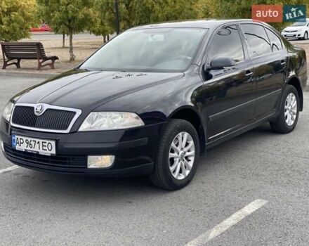 Черный Шкода Октавия, объемом двигателя 1.6 л и пробегом 210 тыс. км за 5600 $, фото 4 на Automoto.ua