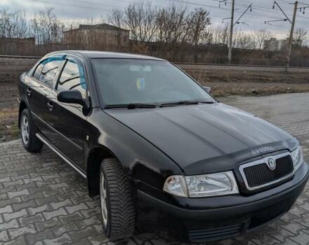 Черный Шкода Октавия, объемом двигателя 1.6 л и пробегом 370 тыс. км за 5300 $, фото 4 на Automoto.ua