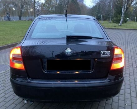 Черный Шкода Октавия, объемом двигателя 1.9 л и пробегом 300 тыс. км за 2800 $, фото 3 на Automoto.ua