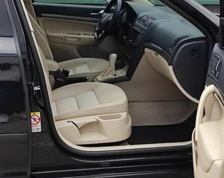 Черный Шкода Октавия, объемом двигателя 1.6 л и пробегом 218 тыс. км за 6999 $, фото 56 на Automoto.ua