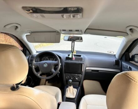 Черный Шкода Октавия, объемом двигателя 1.6 л и пробегом 260 тыс. км за 6800 $, фото 11 на Automoto.ua