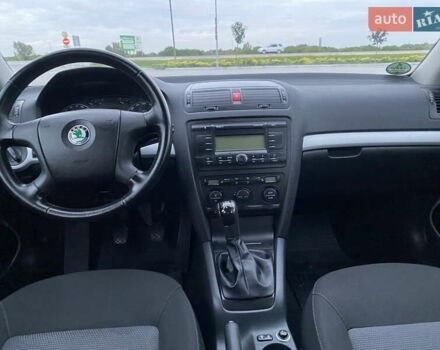 Чорний Шкода Октавія, об'ємом двигуна 1.6 л та пробігом 206 тис. км за 7150 $, фото 15 на Automoto.ua
